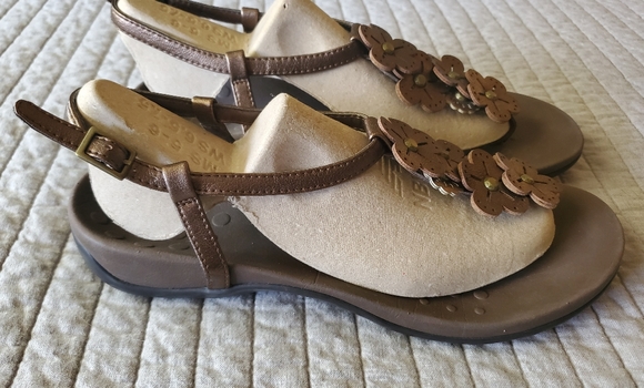 Vionic Julie II Slingback Thong Sandal MSRP $79.99 - Picture 6 of 9